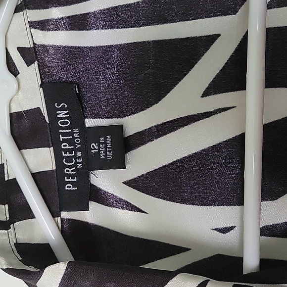 Pantsuit size 12 worn a few times. Excellent condition. - Picture 4 of 5